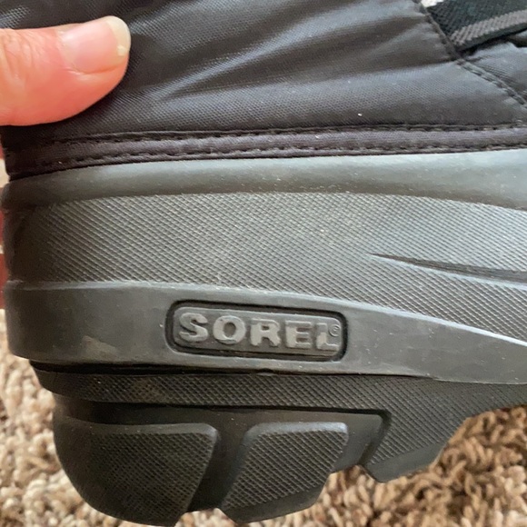 Sorel insulated pull on boots size 4 - Picture 3 of 8
